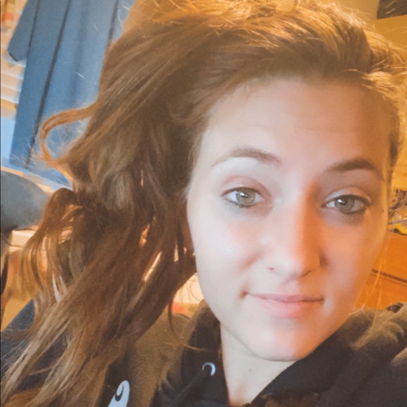 Meet your Posher, Breanna - Picture 1 of 1